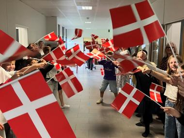 Velkommen til 0. klasserne, på deres første skoledag.